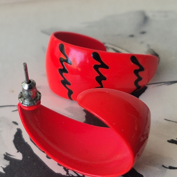 Bundke Of 4 Red Pair Of Earrings - Picture 5 of 7